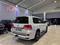 تۆیۆتا لاند کروزەر